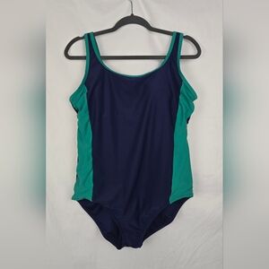 Lands' End Women's Scoop Neck Padded Slimming One-Piece Swimsuit sz XL 18